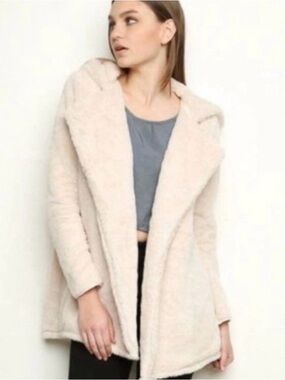 Brandy Melville Cream Hooded Teddy Coat - Women's Soft Faux Shearling Jacket